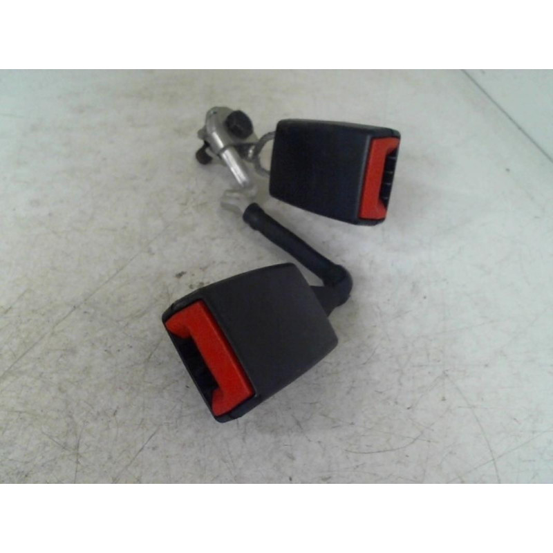 Attache ceinture arriere centrale AUDI  d’occasion