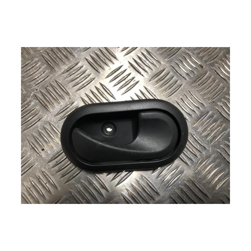 Poignee interieur avant droit DACIA DOKKER PHASE 1 d’occasion