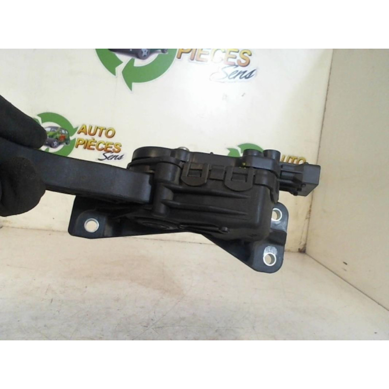 Pedalier d'accelerateur TOYOTA YARIS 1 PHASE 1 d’occasion