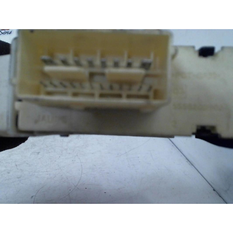 Moteur leve vitre avant droit CITROEN C4 1 PHASE 1 d’occasion