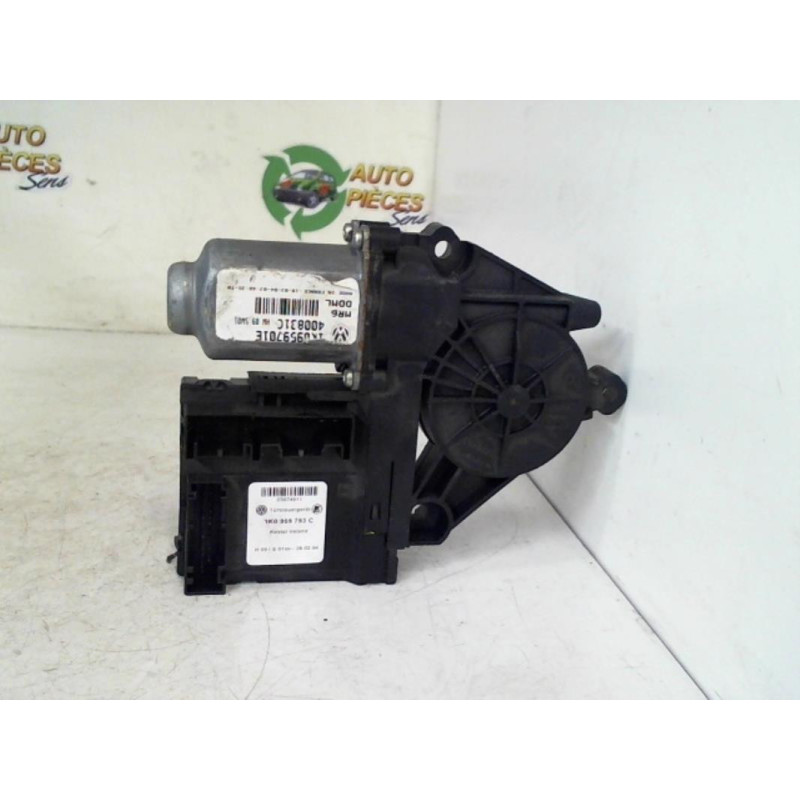 Moteur leve vitre avant droit VOLKSWAGEN GOLF 5 d’occasion
