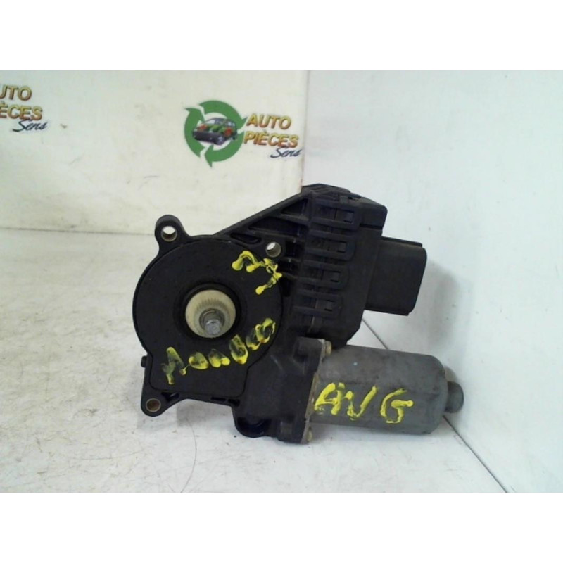 Moteur essuie glace avant gauche FORD  d’occasion