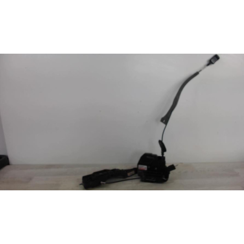 Serrure avant droit RENAULT CLIO 4 PHASE 1 d’occasion