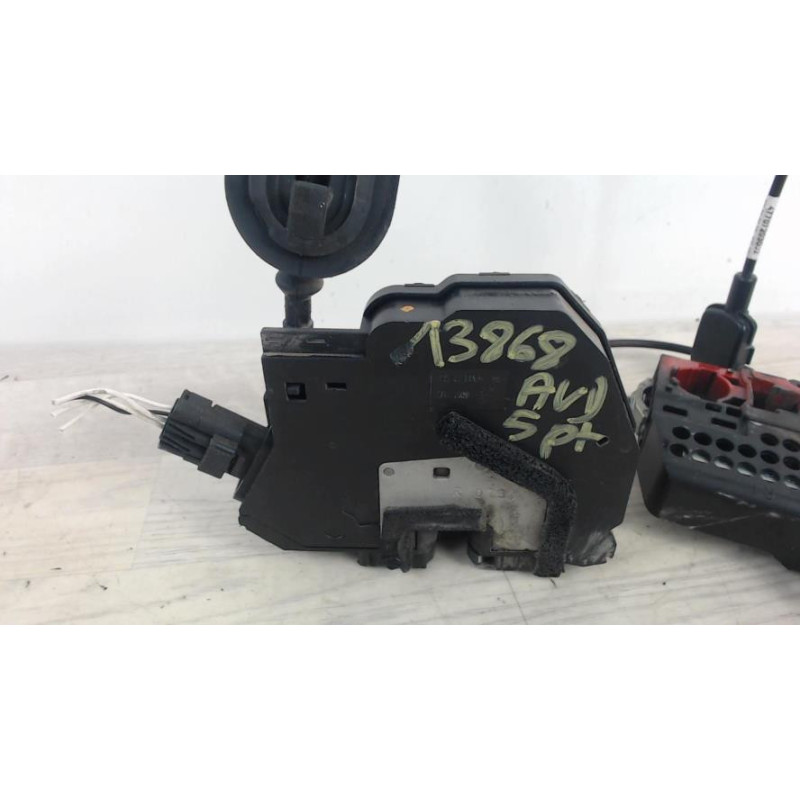 Serrure avant droit RENAULT CLIO 4 PHASE 1 d’occasion