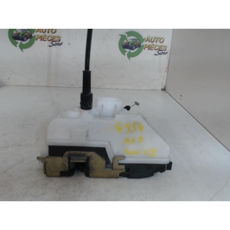 Serrure avant droit RENAULT GRAND SCENIC 2 PHASE 1 d’occasion