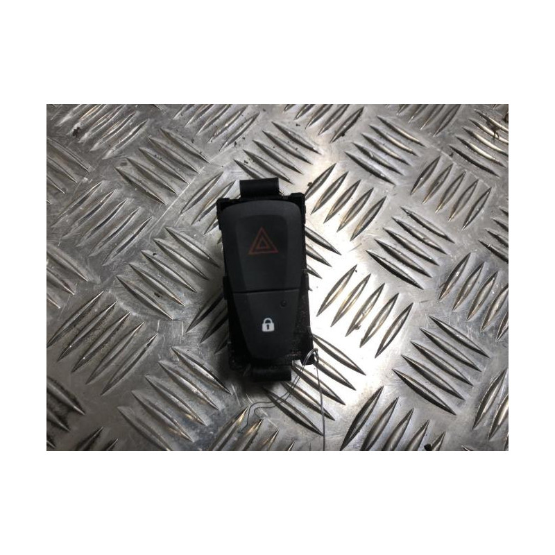 Bouton de warning DACIA DOKKER PHASE 1 d’occasion