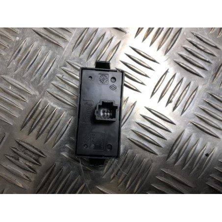 Bouton de warning DACIA DOKKER PHASE 1 d’occasion