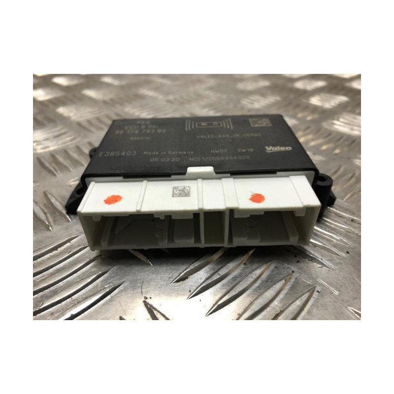 Boitier d'aide au stationnement PEUGEOT 2008 2 d’occasion