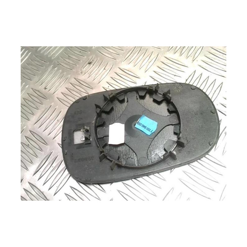 Glace retroviseur droit RENAULT CLIO 2 PHASE 2 d’occasion