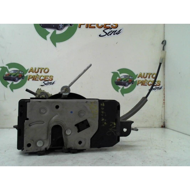 Serrure avant gauche OPEL ZAFIRA B PHASE 1 d’occasion