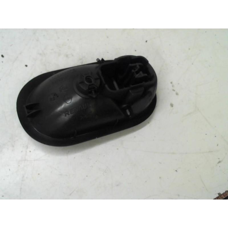 Poignee porte avant gauche RENAULT MEGANE 2 PHASE 1 d’occasion