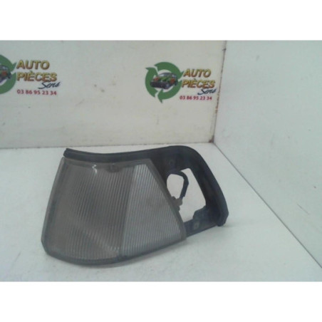 Optique avant secondaire gauche (feux)(clignotant) TOYOTA COROLLA d’occasion