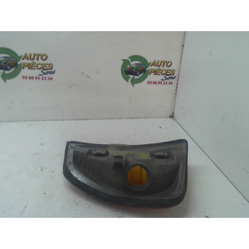Optique avant secondaire gauche (feux)(clignotant) MERCEDES  d’occasion