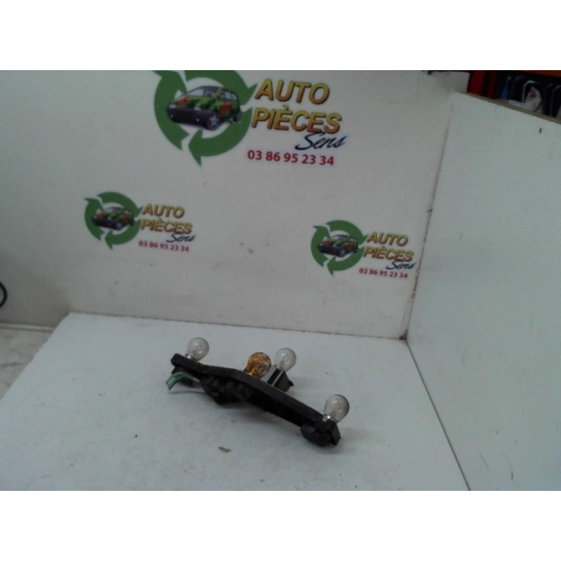 Platine feu arriere droit RENAULT LAGUNA 2 PHASE 2 BREAK d’occasion