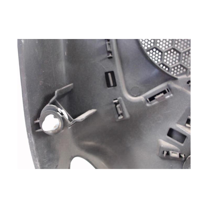 Panneau de porte avant gauche RENAULT CLIO 4 PHASE 1 d’occasion