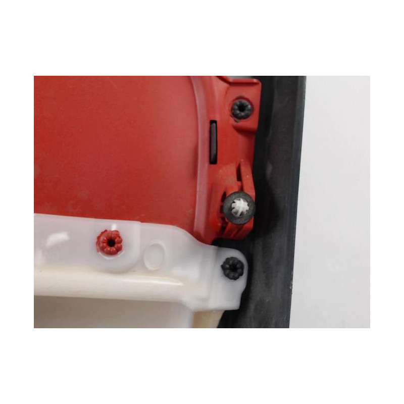 Panneau de porte avant gauche RENAULT CLIO 4 PHASE 1 d’occasion