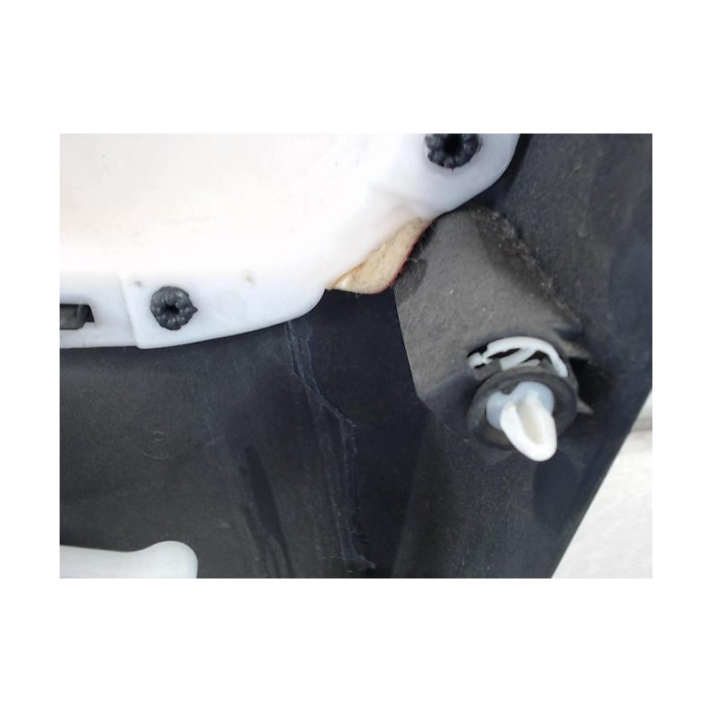 Panneau de porte avant gauche RENAULT CLIO 4 PHASE 1 d’occasion