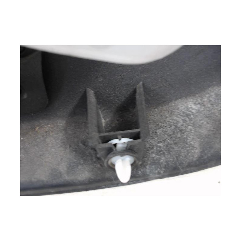 Panneau de porte avant gauche RENAULT CLIO 4 PHASE 1 d’occasion