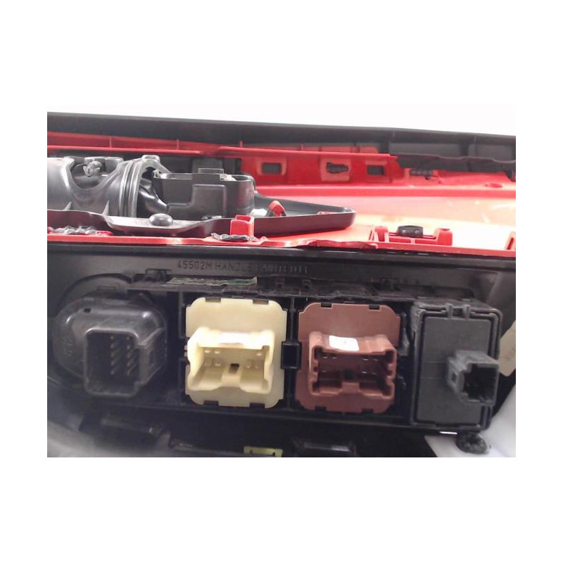 Panneau de porte avant gauche RENAULT CLIO 4 PHASE 1 d’occasion