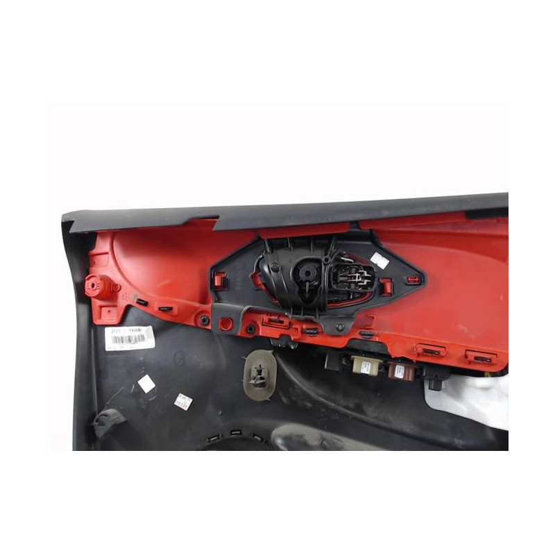 Panneau de porte avant gauche RENAULT CLIO 4 PHASE 1 d’occasion