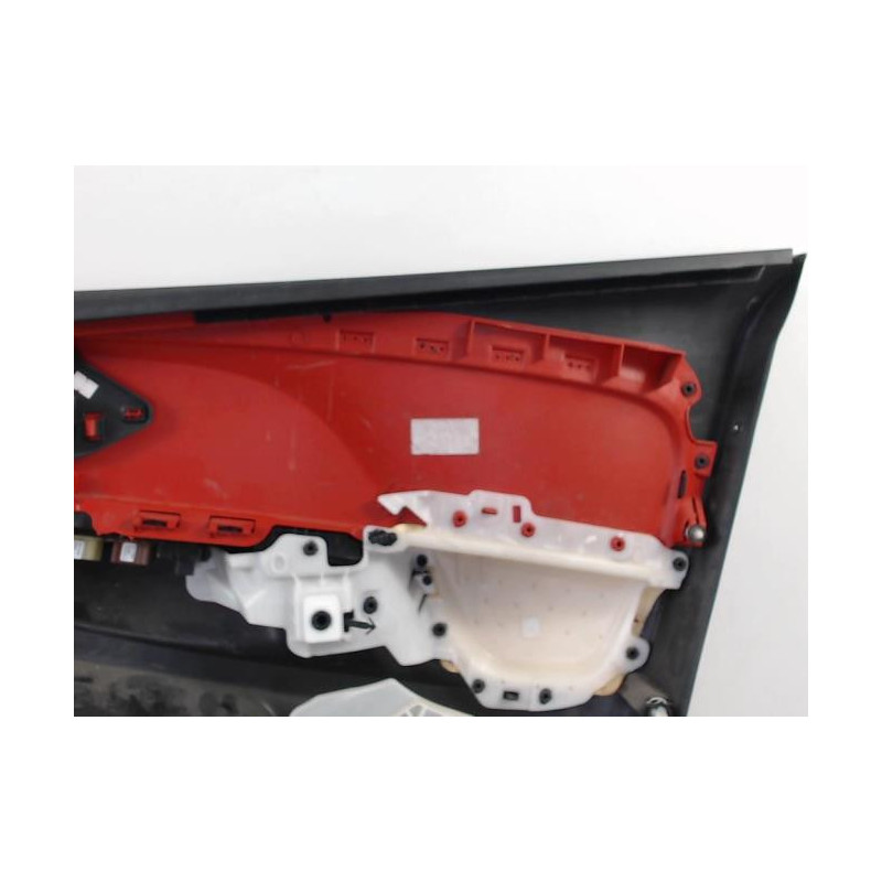 Panneau de porte avant gauche RENAULT CLIO 4 PHASE 1 d’occasion
