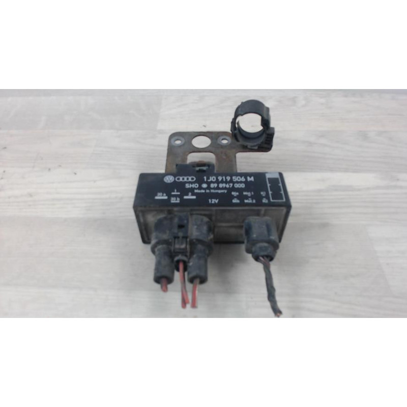 Boitier de prechauffage VOLKSWAGEN POLO 4 PHASE 1 d’occasion