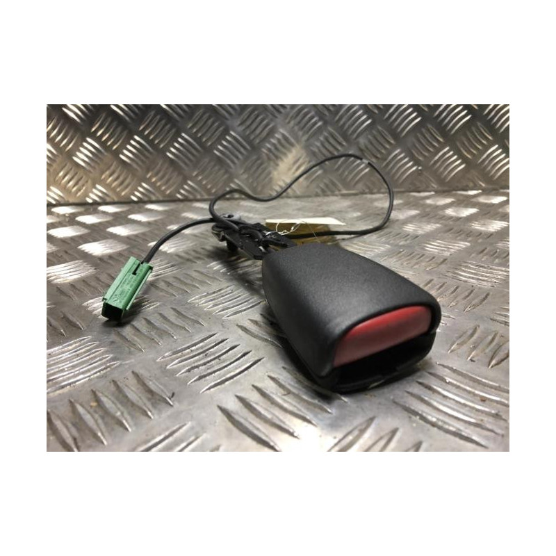 Attache ceinture avant droit VOLVO V 50 PHASE 2 BREAK d’occasion