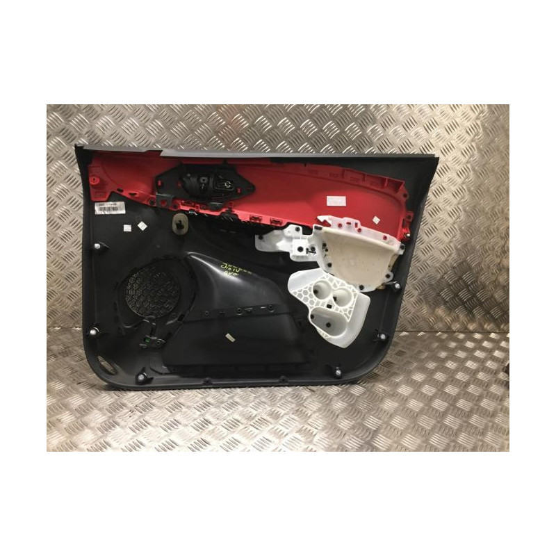 Panneau de porte avant gauche RENAULT CLIO 4 PHASE 1 d’occasion