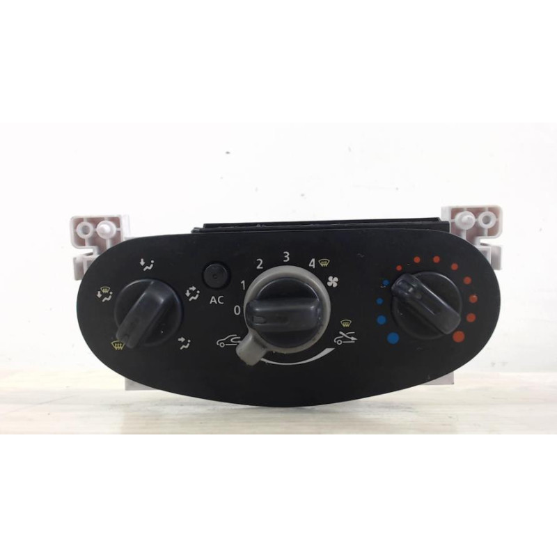 Commande chauffage DACIA SANDERO 1 d’occasion