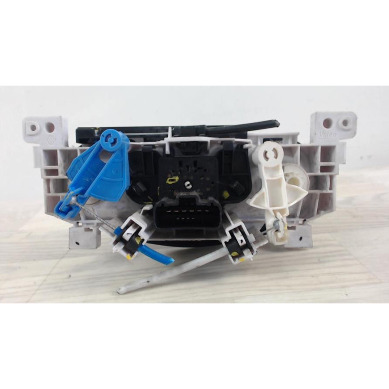 Commande chauffage DACIA SANDERO 1 d’occasion