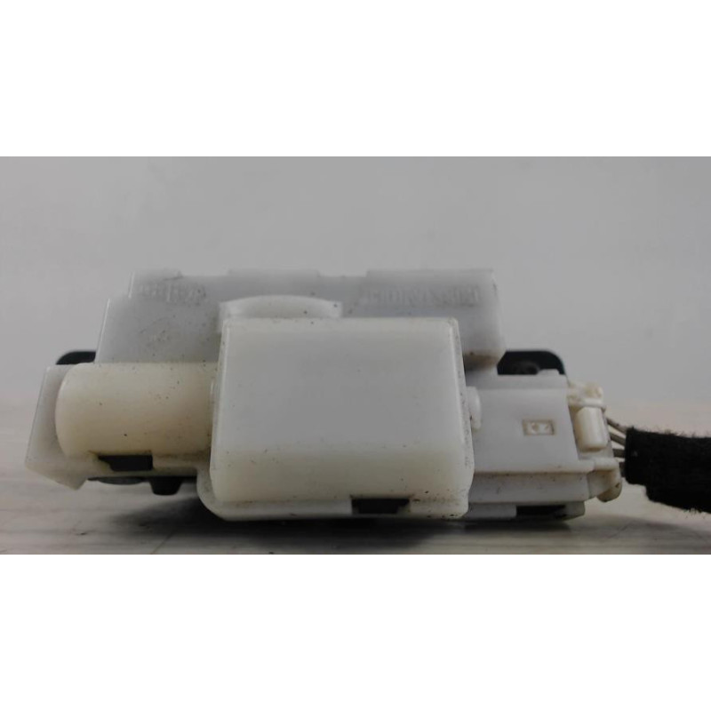 Serrure de coffre RENAULT CLIO 3 PHASE 1 BREAK d’occasion