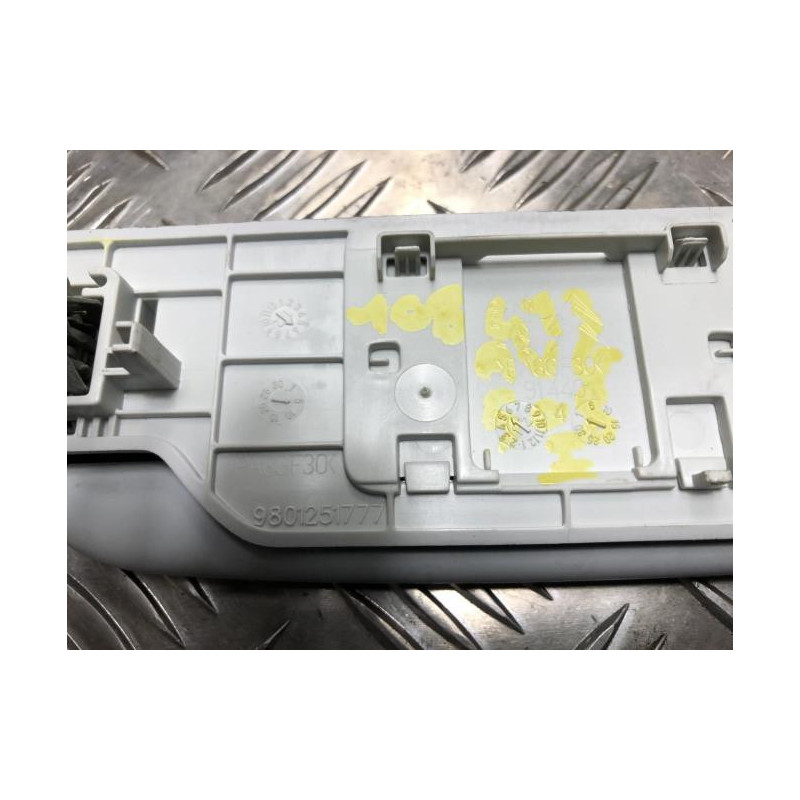 Poignee de maintien avant gauche PEUGEOT 508 1 SW PHASE 1 BREAK d’occasion