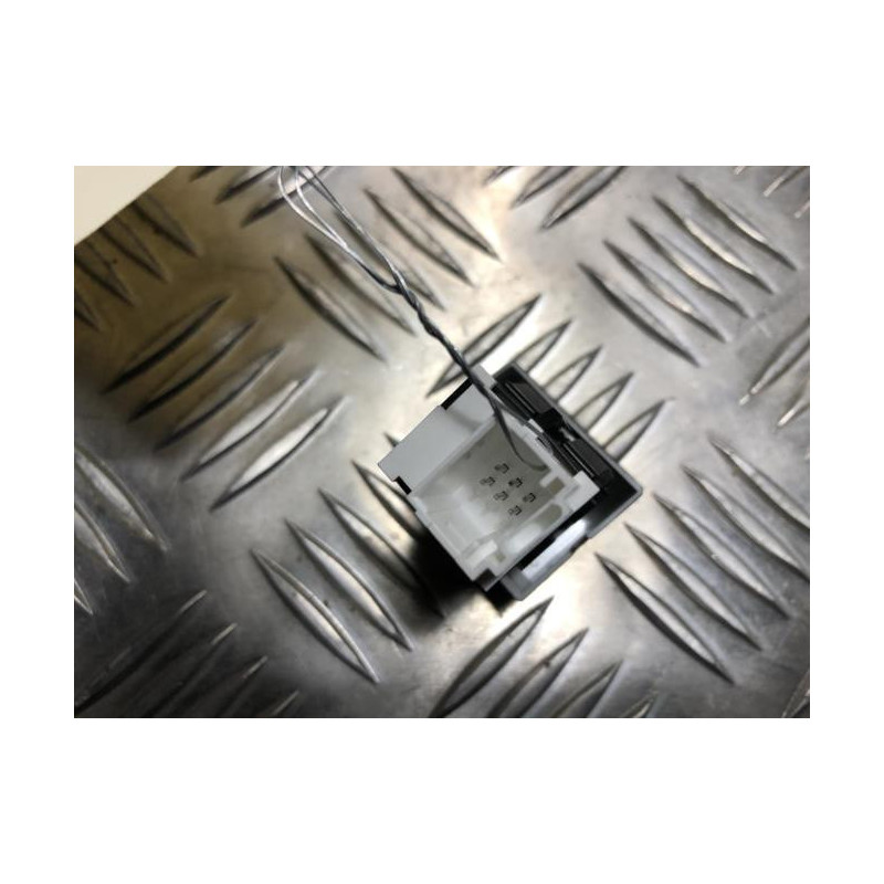 Bouton de warning PEUGEOT 508 1 SW PHASE 1 BREAK d’occasion