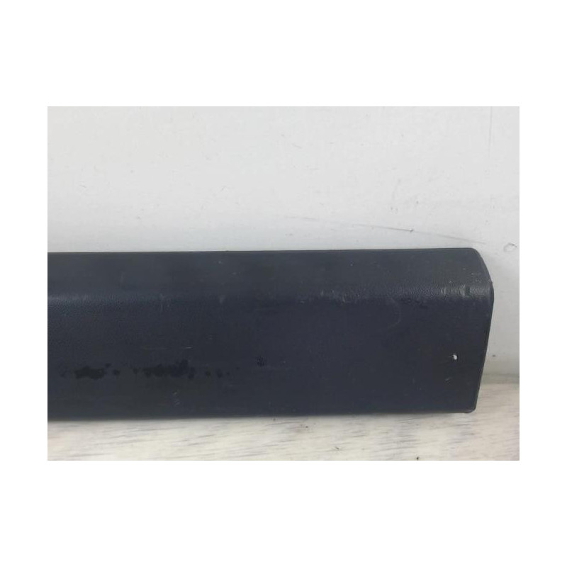 Baguette de porte avant gauche RENAULT CLIO 3 PHASE 1 d’occasion
