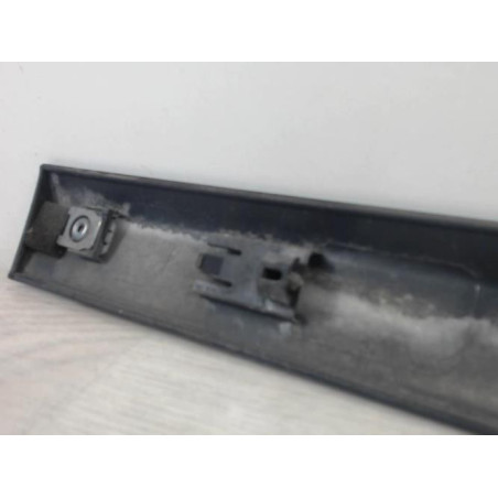 Baguette de porte avant gauche RENAULT CLIO 3 PHASE 1 d’occasion