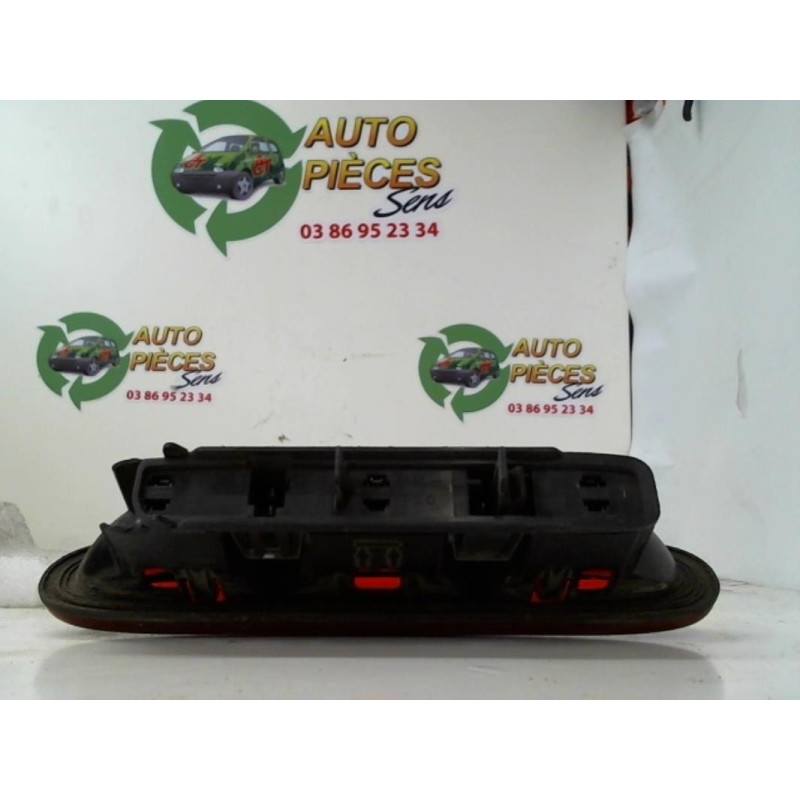 Feu arriere stop central RENAULT CLIO 1 PHASE 3 d’occasion