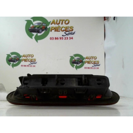 Feu arriere stop central RENAULT CLIO 1 PHASE 3 d’occasion