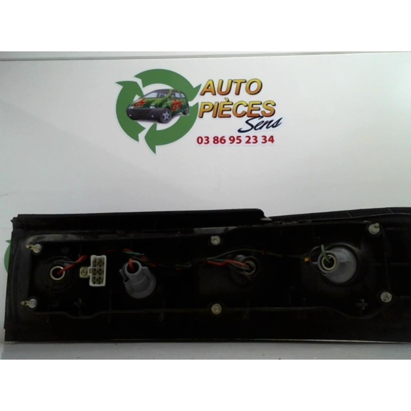 Feu arriere principal gauche (feux) MAZDA 323 I d’occasion