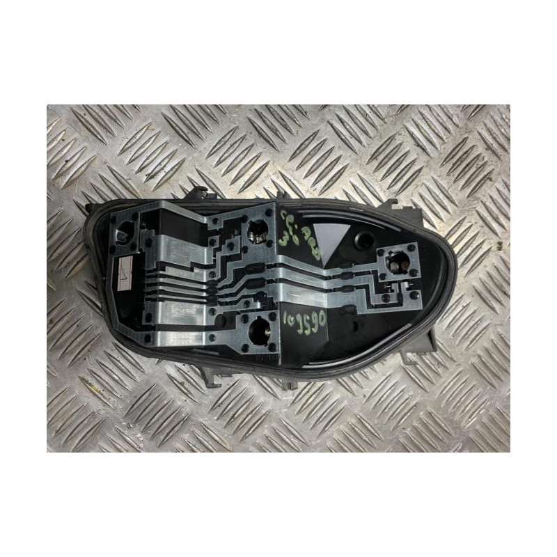 Platine feu arriere droit RENAULT CLIO 3 PHASE 1 d’occasion