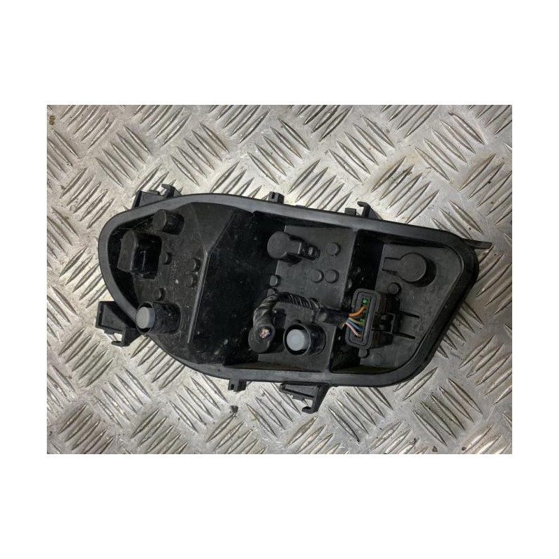 Platine feu arriere droit RENAULT CLIO 3 PHASE 1 d’occasion