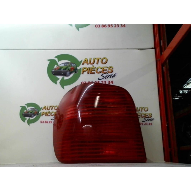 Feu arriere principal gauche (feux) VOLKSWAGEN POLO IV 6N2 . d’occasion