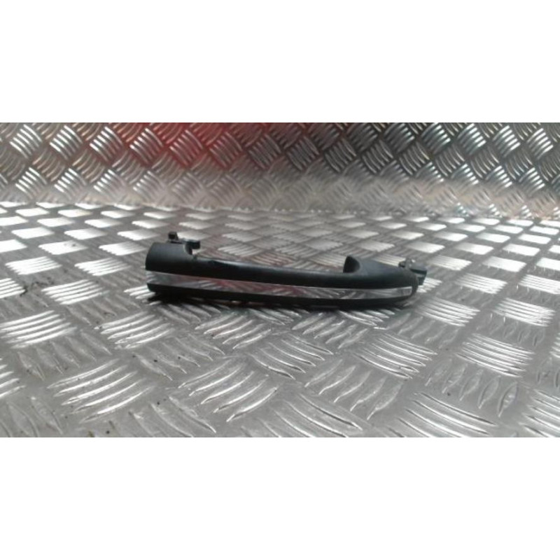 Poignee porte avant droit MERCEDES CLASSE A 168 PHASE 1 d’occasion