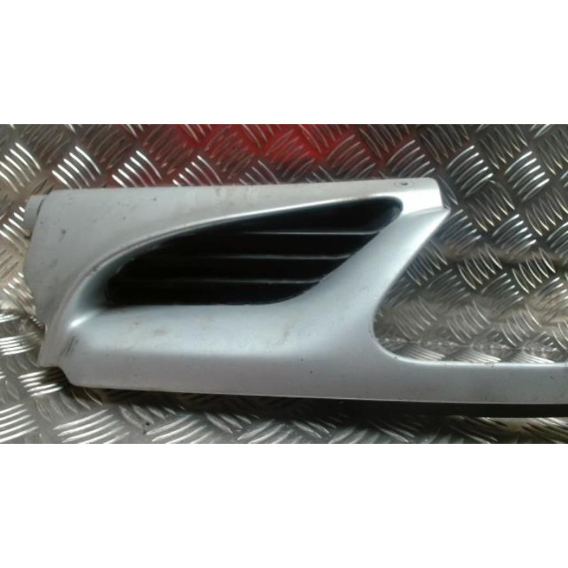 Calandre gauche RENAULT MEGANE 1 PHASE 1 d’occasion