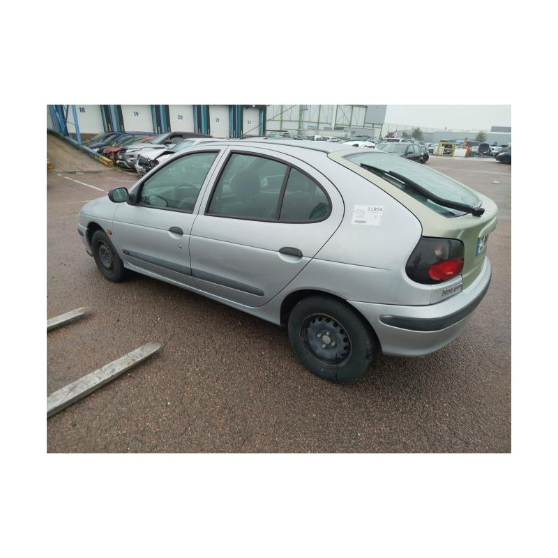 Calandre gauche RENAULT MEGANE 1 PHASE 1 d’occasion