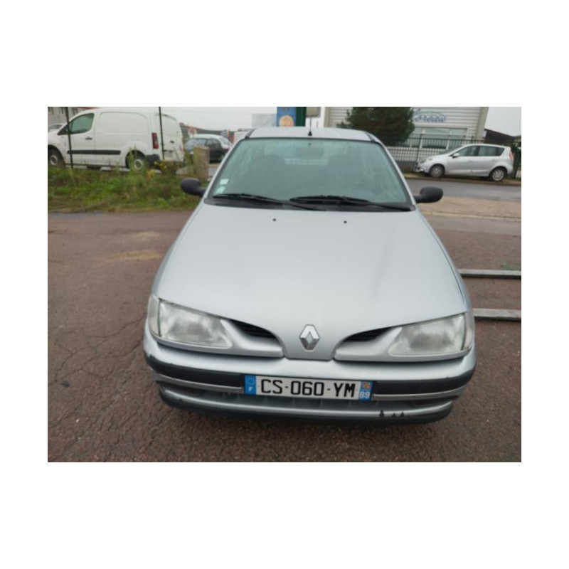 Calandre gauche RENAULT MEGANE 1 PHASE 1 d’occasion