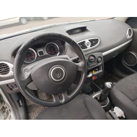 Support de pare chocs avant RENAULT CLIO 3 PHASE 1 d’occasion