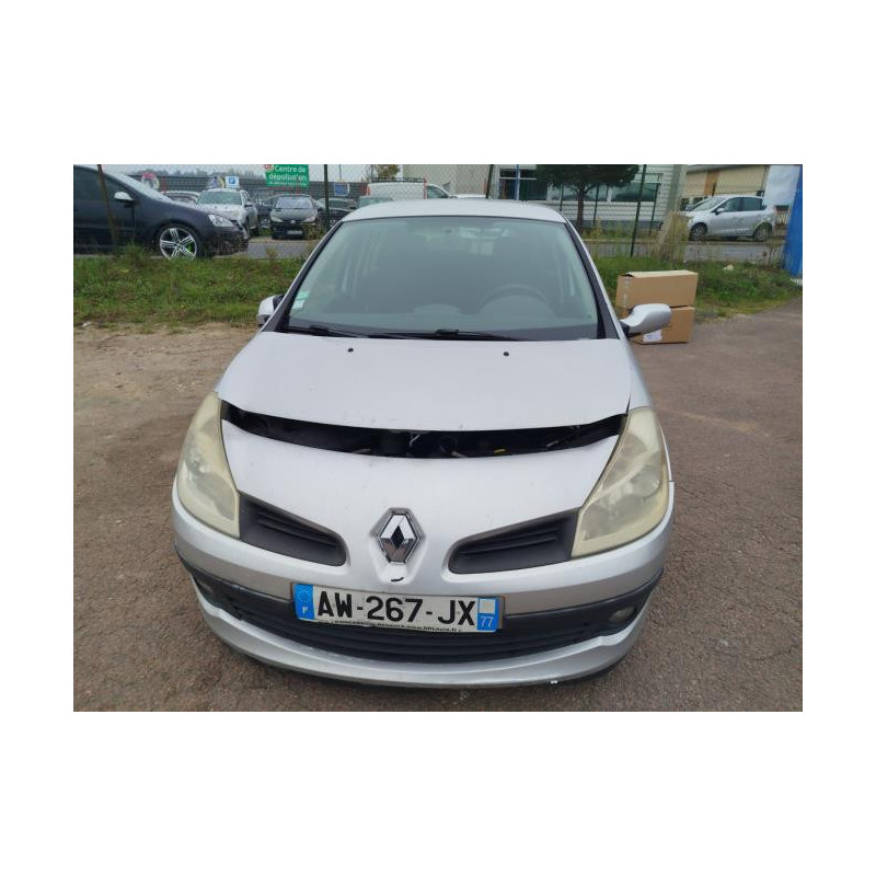 Support de pare chocs avant RENAULT CLIO 3 PHASE 1 d’occasion