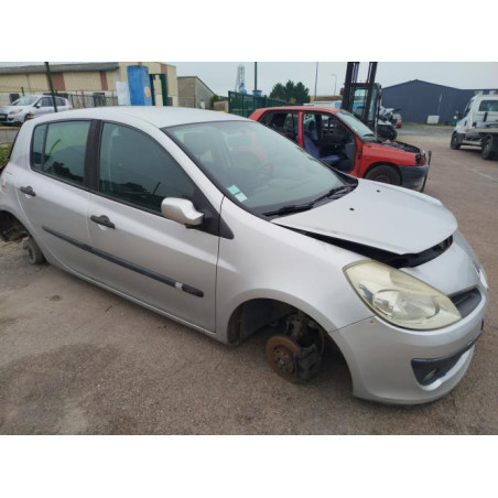 Support de pare chocs avant RENAULT CLIO 3 PHASE 1 d’occasion