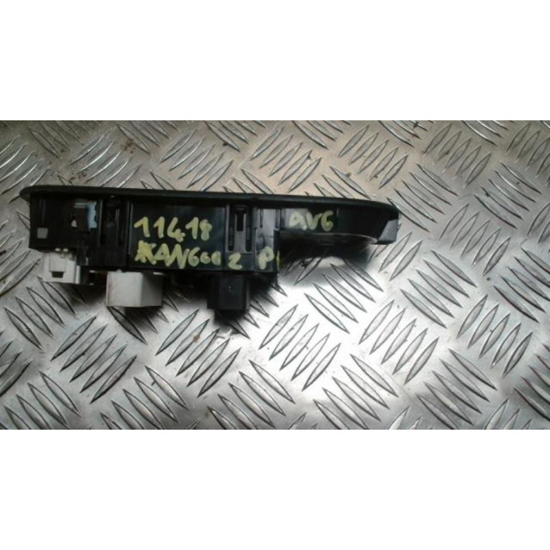 Interrupteur de leve vitre avant gauche RENAULT KANGOO 2 PHASE 1 d’occasion