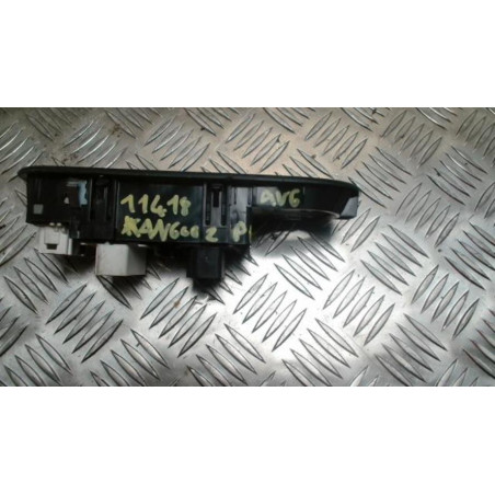 Interrupteur de leve vitre avant gauche RENAULT KANGOO 2 PHASE 1 d’occasion